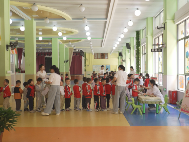 县妇幼保健院：免费体检进校园 “五健”护航助成长