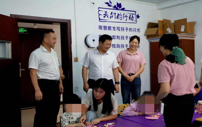 杨红兵调研全县残疾人工作
