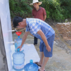【阅卷•民生可感】一泓清泉入村来 香甜甘冽润民心