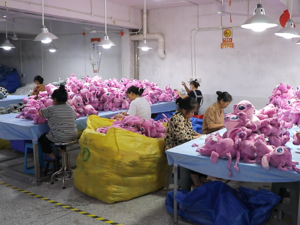 润美玩具：冲刺三季度 车间生产忙