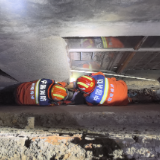 男孩被困4米深墙缝 茶陵消防紧急救援化险为夷