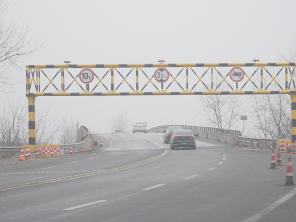 G322线铁路跨线桥定为四类危桥 茶陵1月27日起实施交通管制