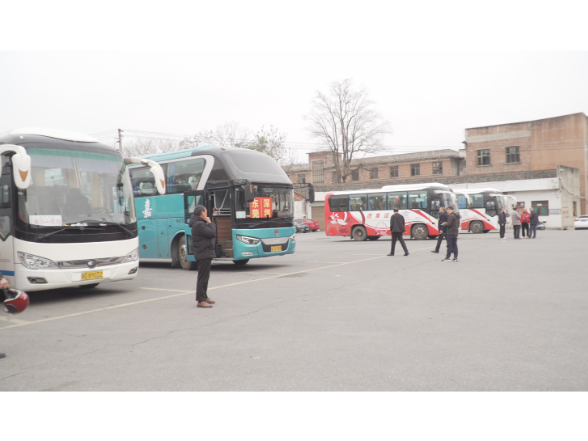 春运返程迎高峰  暖心护航返工路