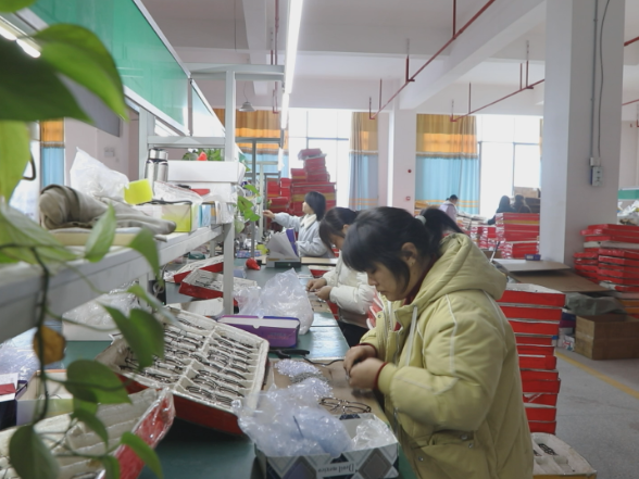 订单排至7月！湖南鑫凯利眼镜复工复产跑出“加速度”