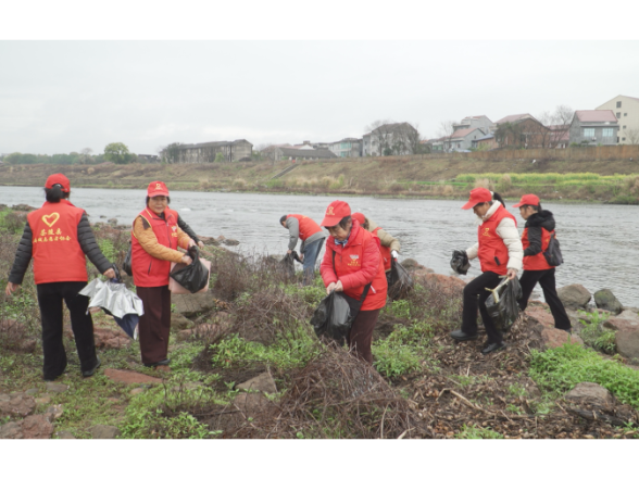 世界水日：志愿者巡河护河守护碧水清流