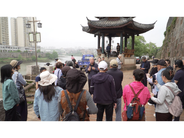 湖南省谭嗣同爱国公益基金会联合长沙时务学堂研究会来茶开展游学