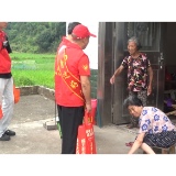 茶陵志愿者开展端午敬老活动