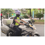 县公安局交管大队严查违停乱象 规范通行秩序