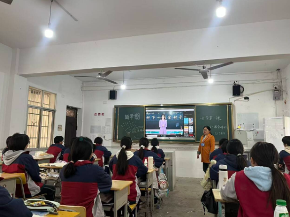 市职业中专林俊峰：巾帼绽芳华 初心铸担当