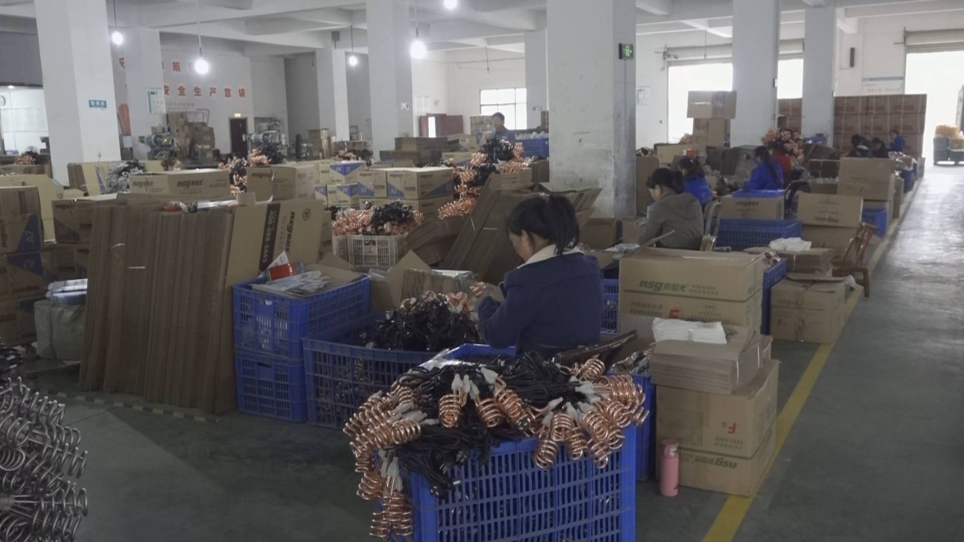 扶贫车间1.JPG