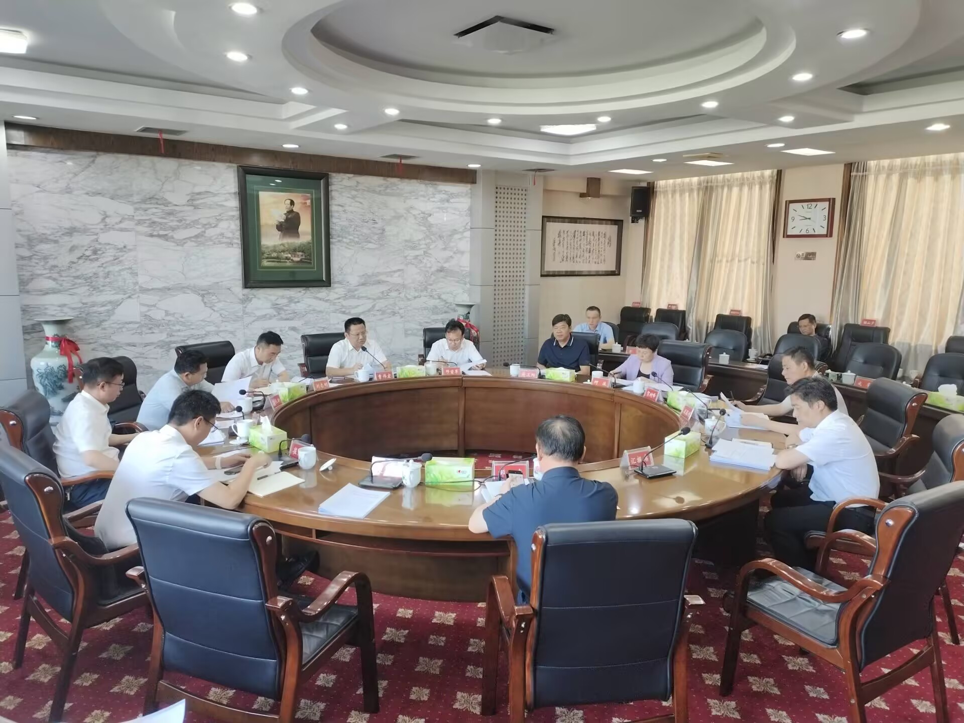 曹伟宏主持召开市委常委会2025年第十三次会议.jpg