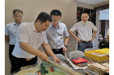曹伟宏走访调研餐饮、纪念品店、民间博物馆