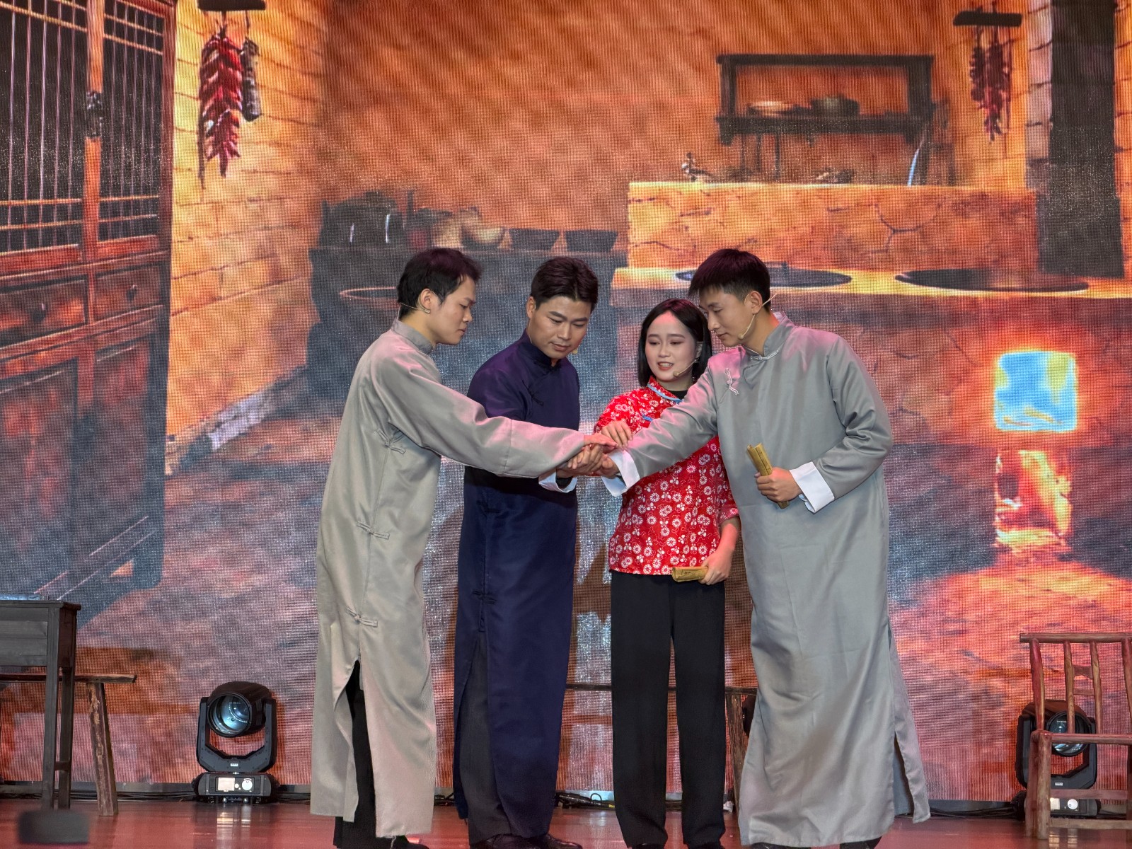 围炉夜话.jpg 围炉夜话.jpg