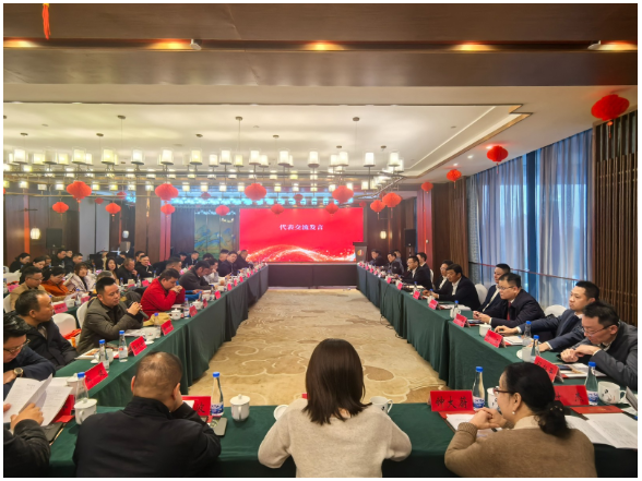 共系桑梓情 同筑家园梦——韶山市举行2026年“迎老乡、回故乡、建家乡”新春座谈会