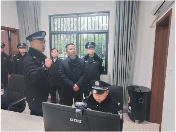 曹伟宏看望慰问坚守岗位的一线劳动者