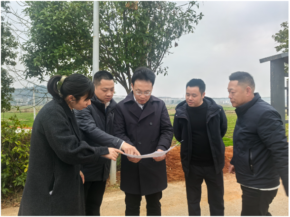 【奋战一百天 喜迎旅发会】邓望军专题调度银田镇归隐田园特色民宿项目