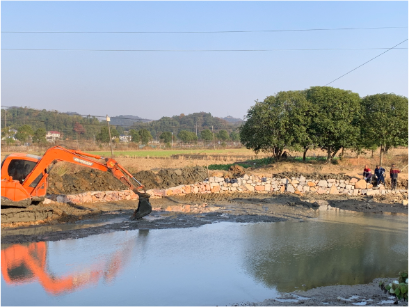 赶趁晴空好 冬修水利忙