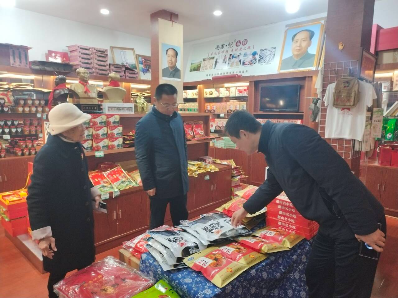 【奋战一百天 喜迎旅发会】曹伟宏专题调研餐饮、民宿品质提升工作