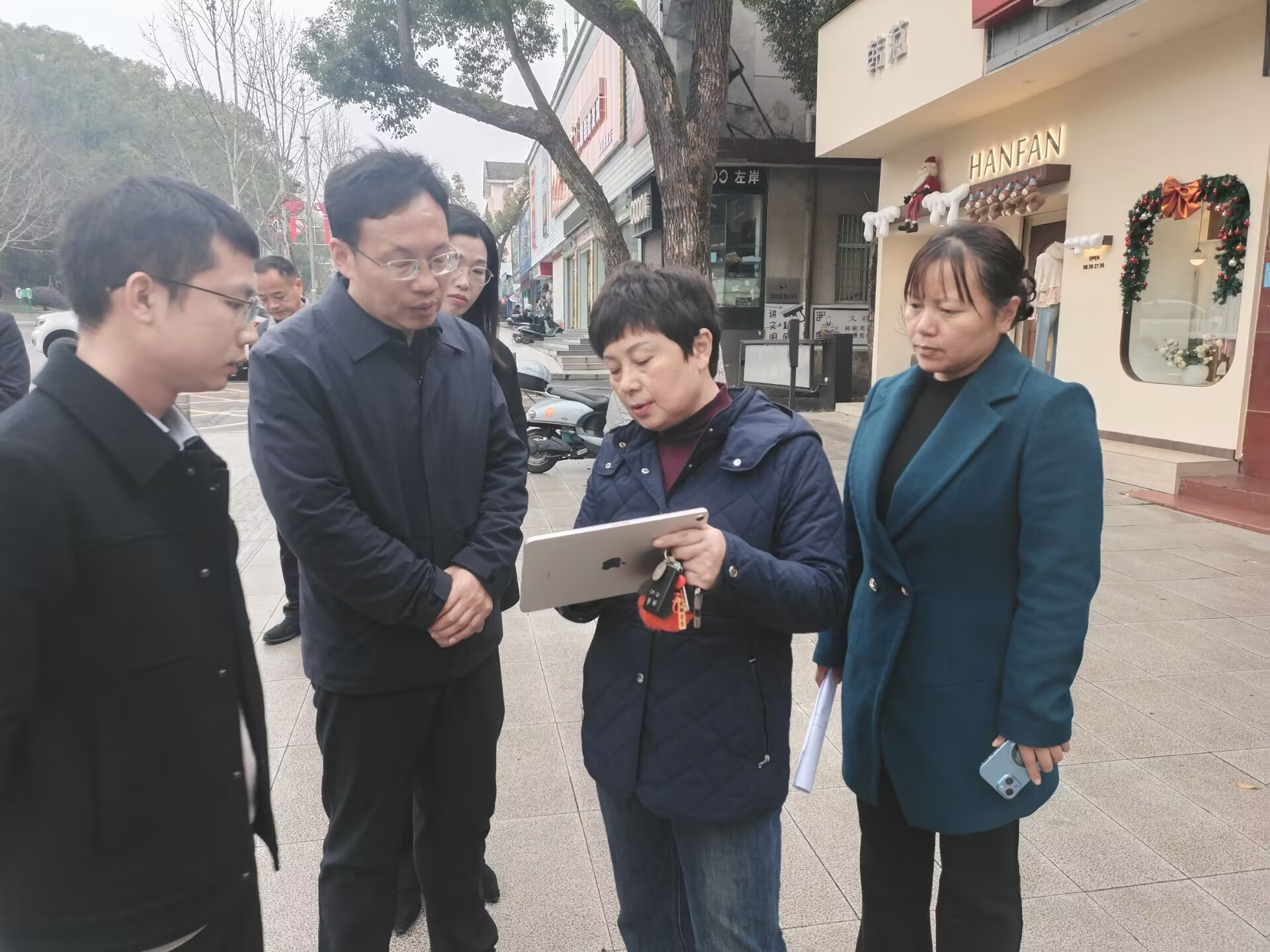 【奋战一百天 喜迎旅发会】 邓望军专题调研红色博物馆打造项目