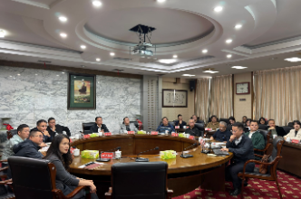 曹伟宏与昌龙集团董事长贺成旺一行就红色记忆城项目进行洽谈