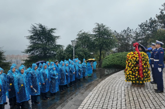 韶山举行“追寻·2026·清明祭英烈”活动