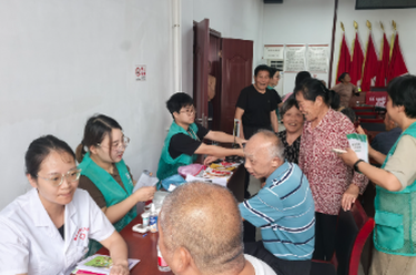 韶山市健康科普行暨“减盐减油”主题活动走进银田镇华南村 