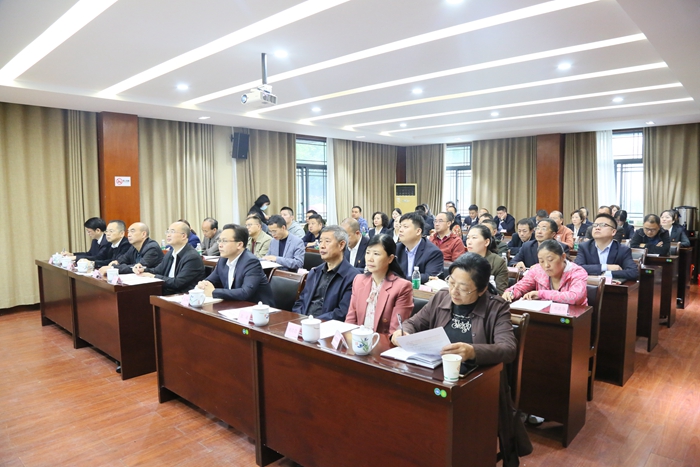 图4：进行专题学习.jpg