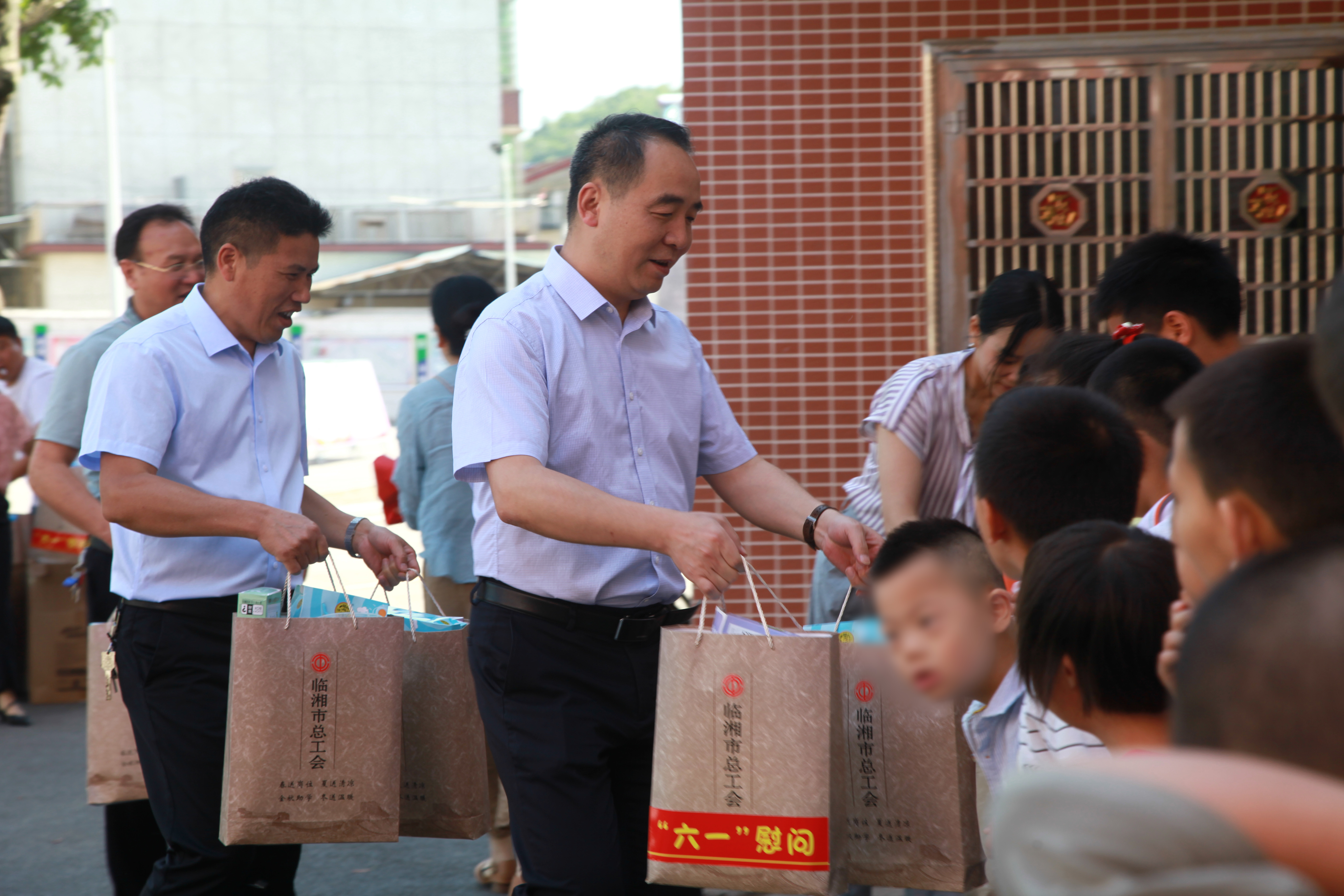 0530-2.jpg 0530-2.jpg