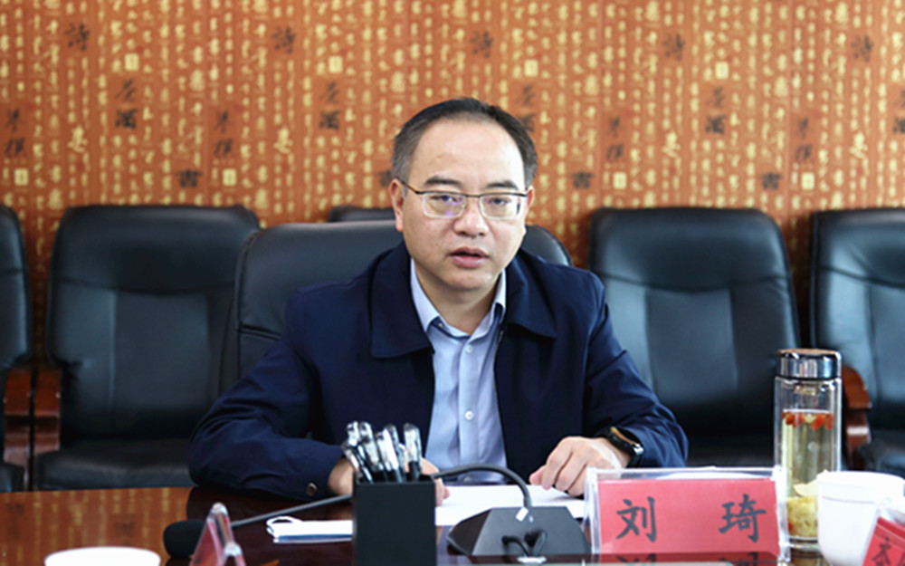 1101刘琦调研黄盖_副本11.jpg 1101刘琦调研黄盖_副本11.jpg