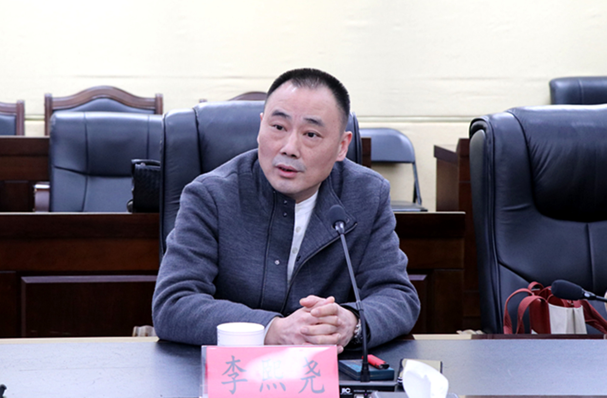 3.28书记与客商洽谈(1)_副本.jpg