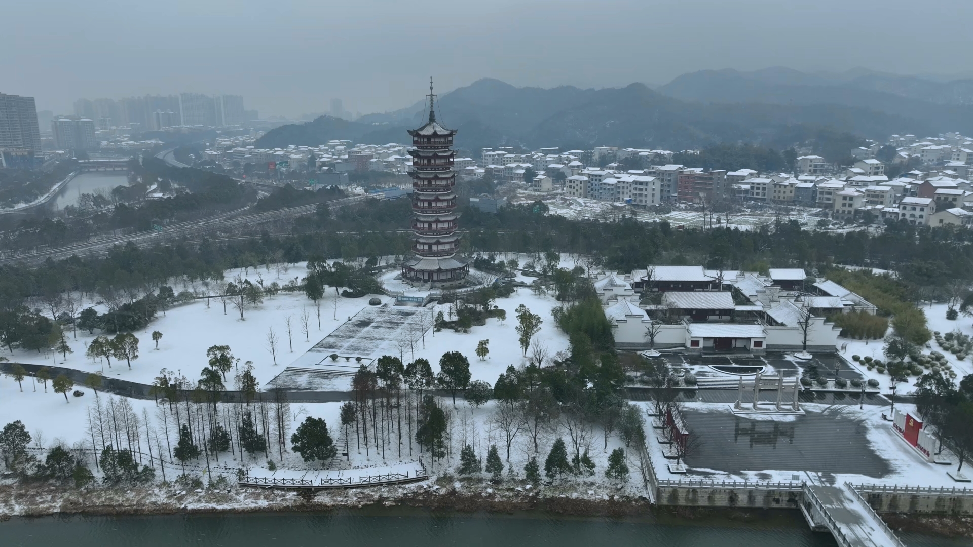 临湘首雪.jpg