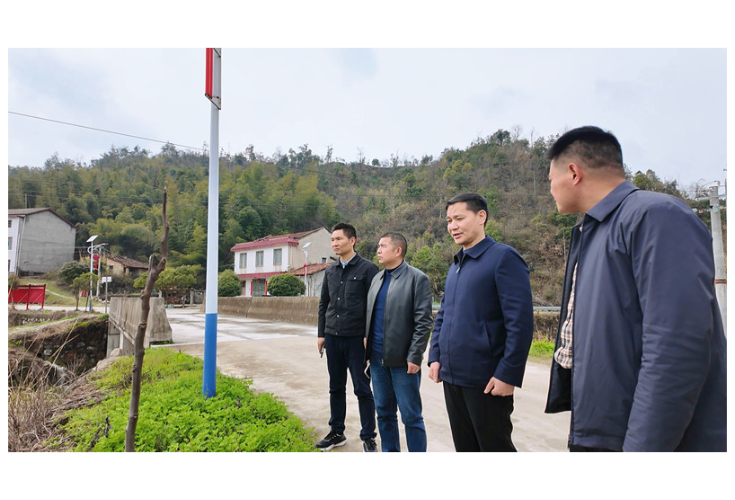 市领导督导春耕生产工作