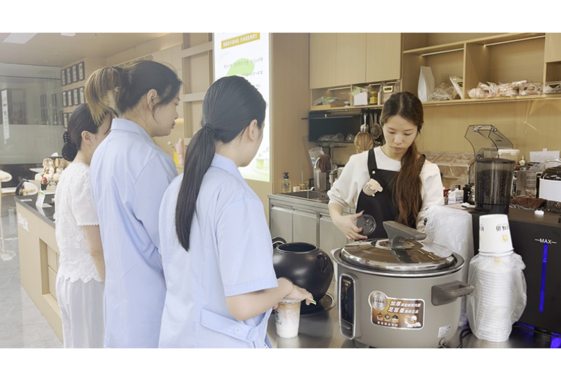 市医疗集团：护士节暖心礼遇 草本悦饮致敬医护