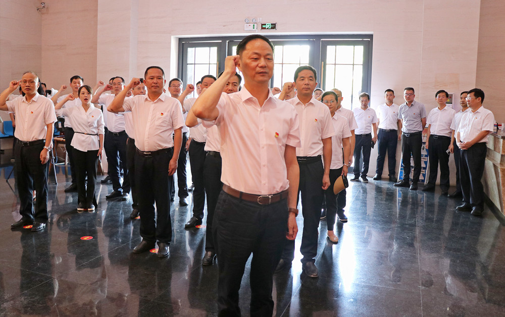 何长工.jpg
