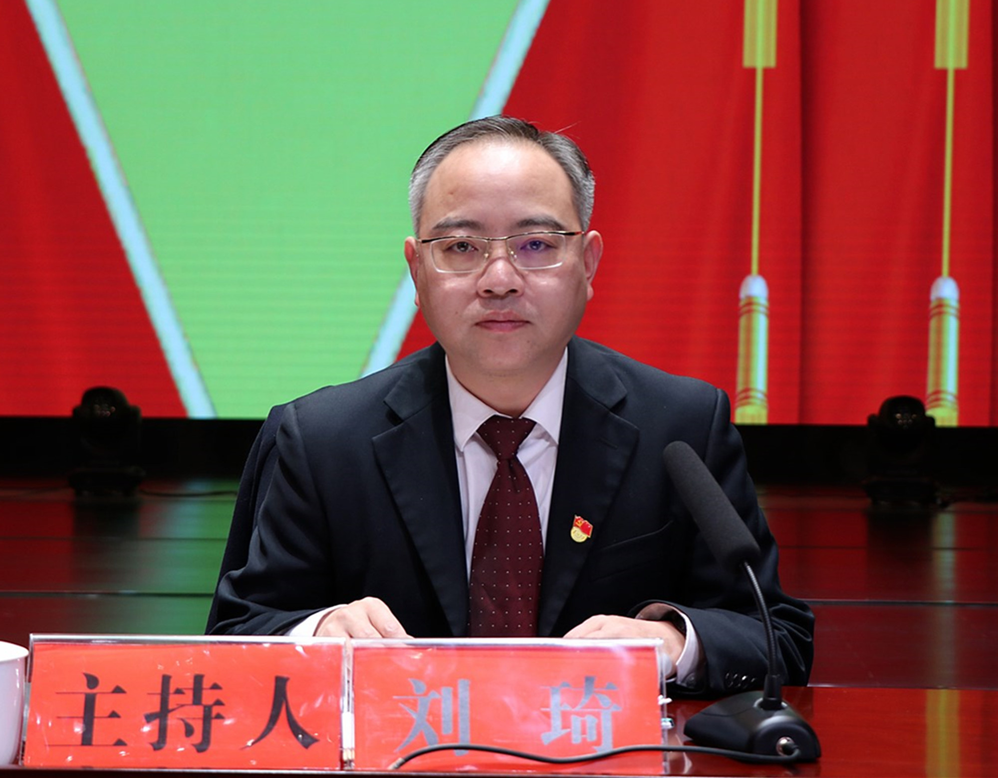 政法2.jpg