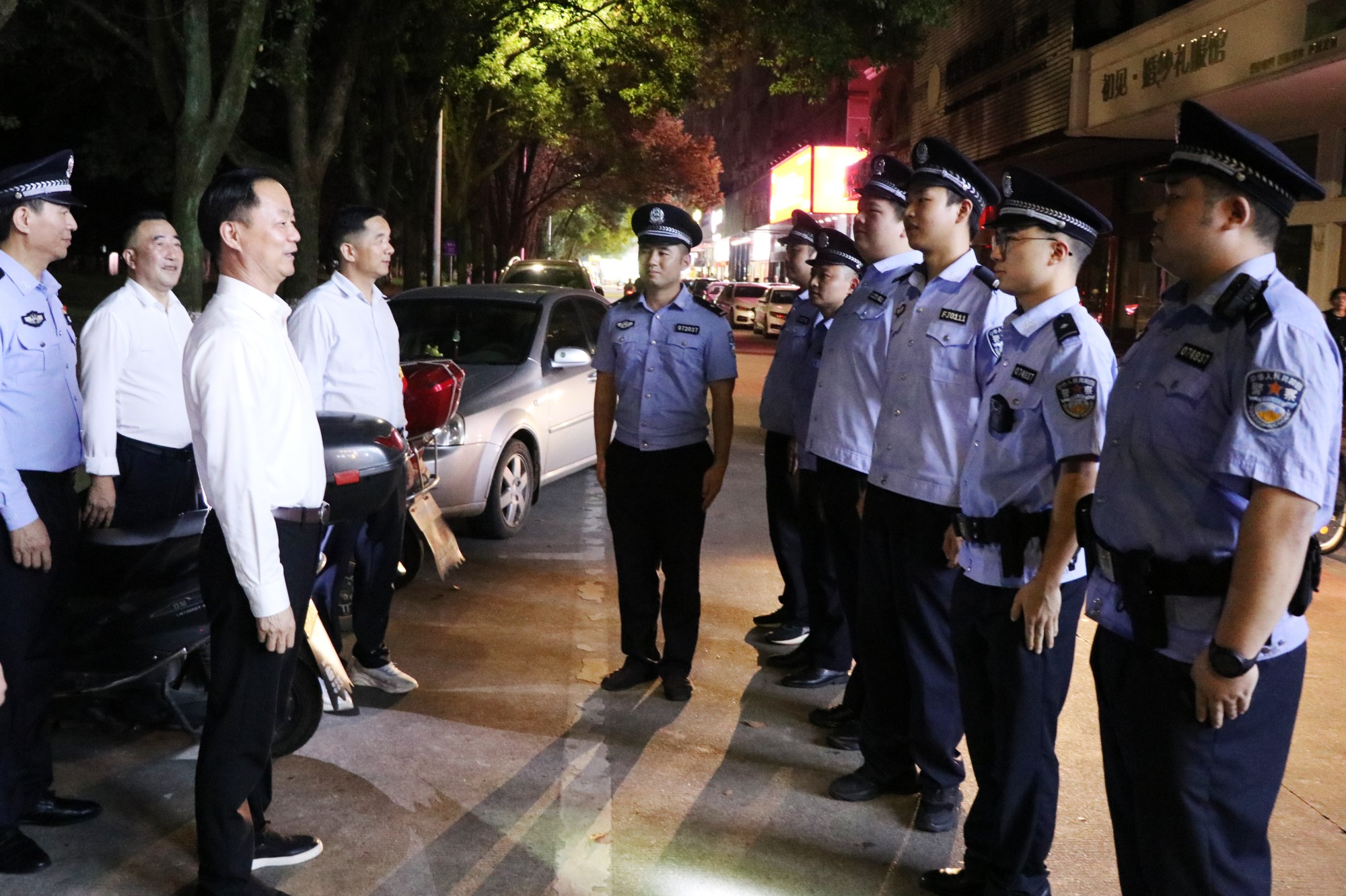 书记夜巡.jpg0.jpg