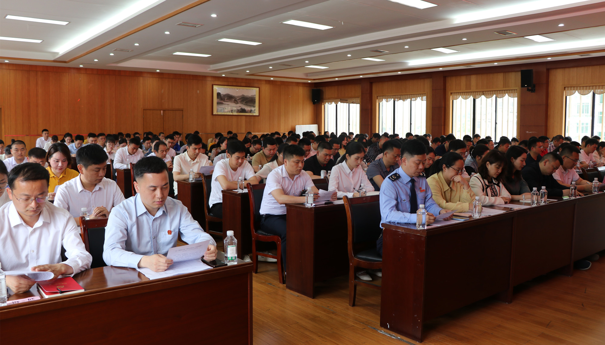 54青年节2_副本.jpg 54青年节2_副本.jpg