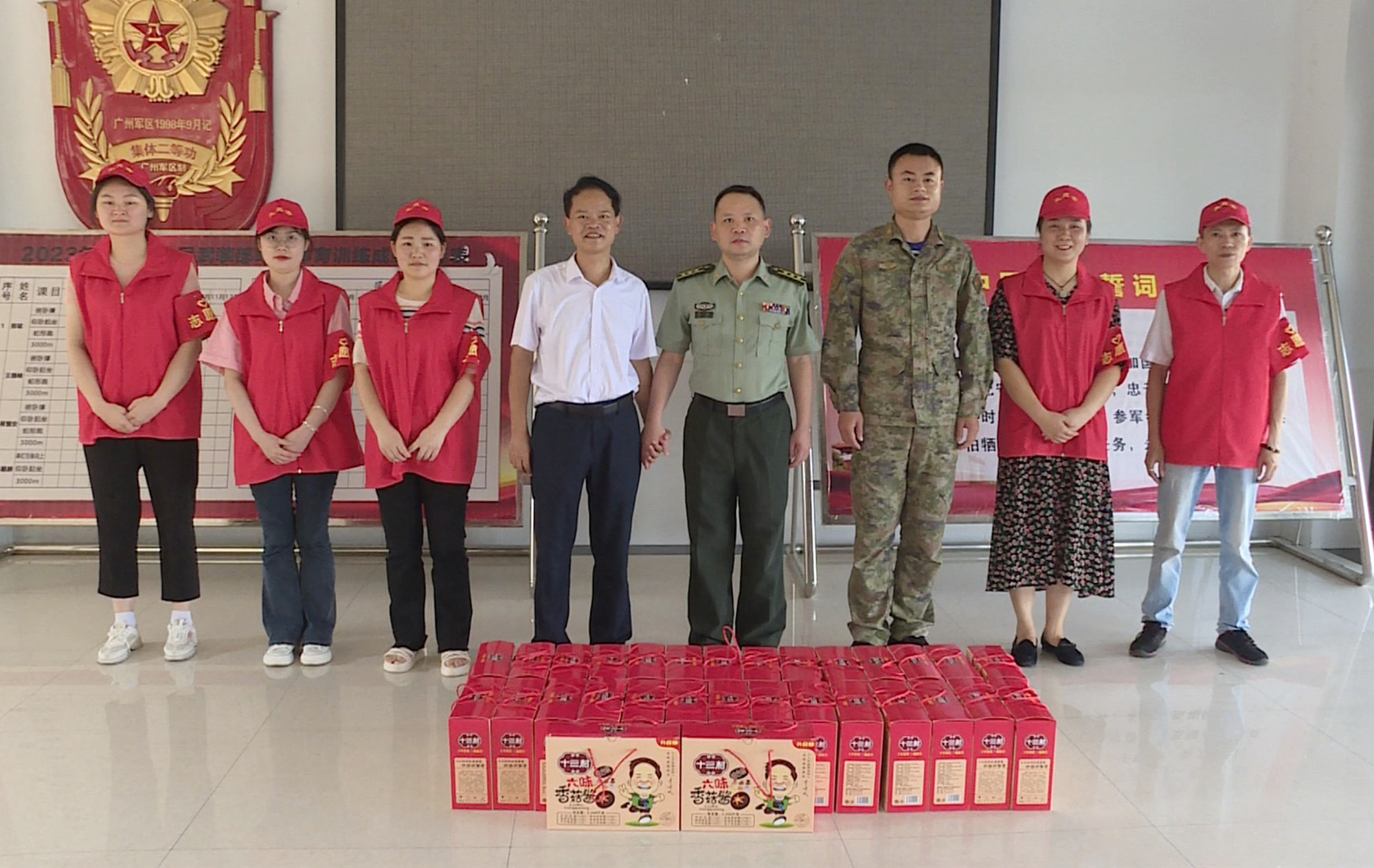 李国武慰问_副本.jpg