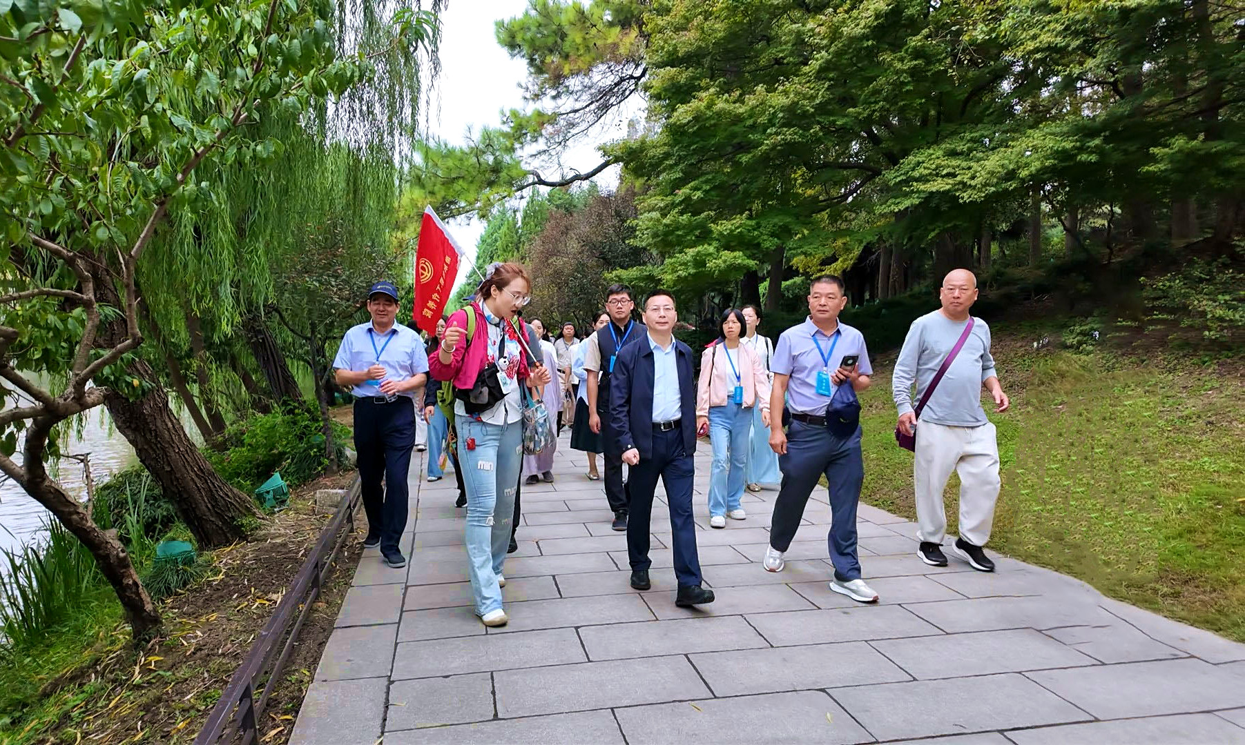 1015 我市组织党外代表人士开展暑期谈心暨疗休养活动(冯为、李垂利、方虹、何碧辉)-2_副本.jpg
