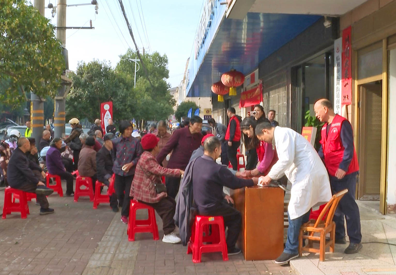 云湖南华社区重阳节.jpg 云湖南华社区重阳节.jpg