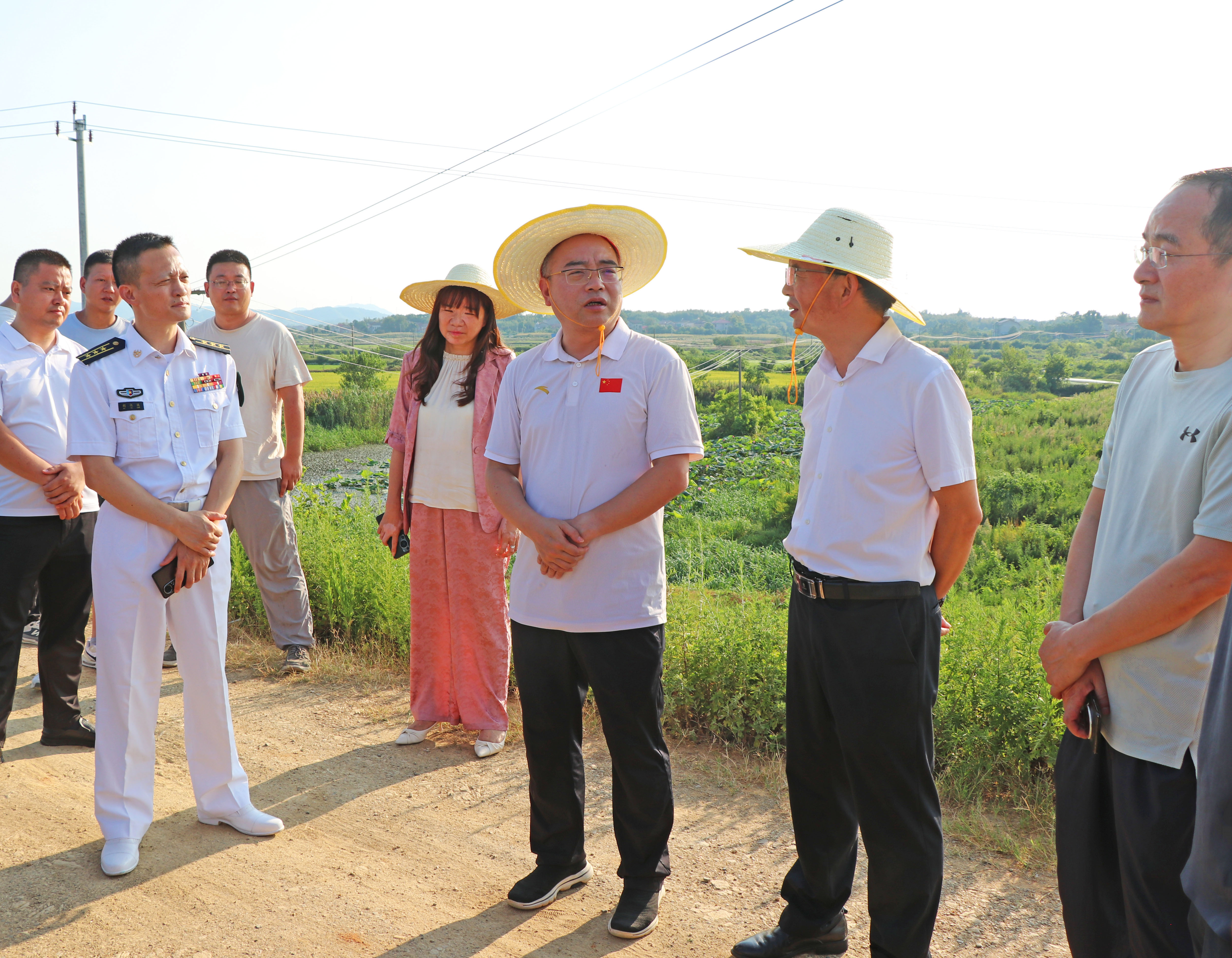 7.31书记调研黄盖湖水环境治理IMG_8369-1.jpg