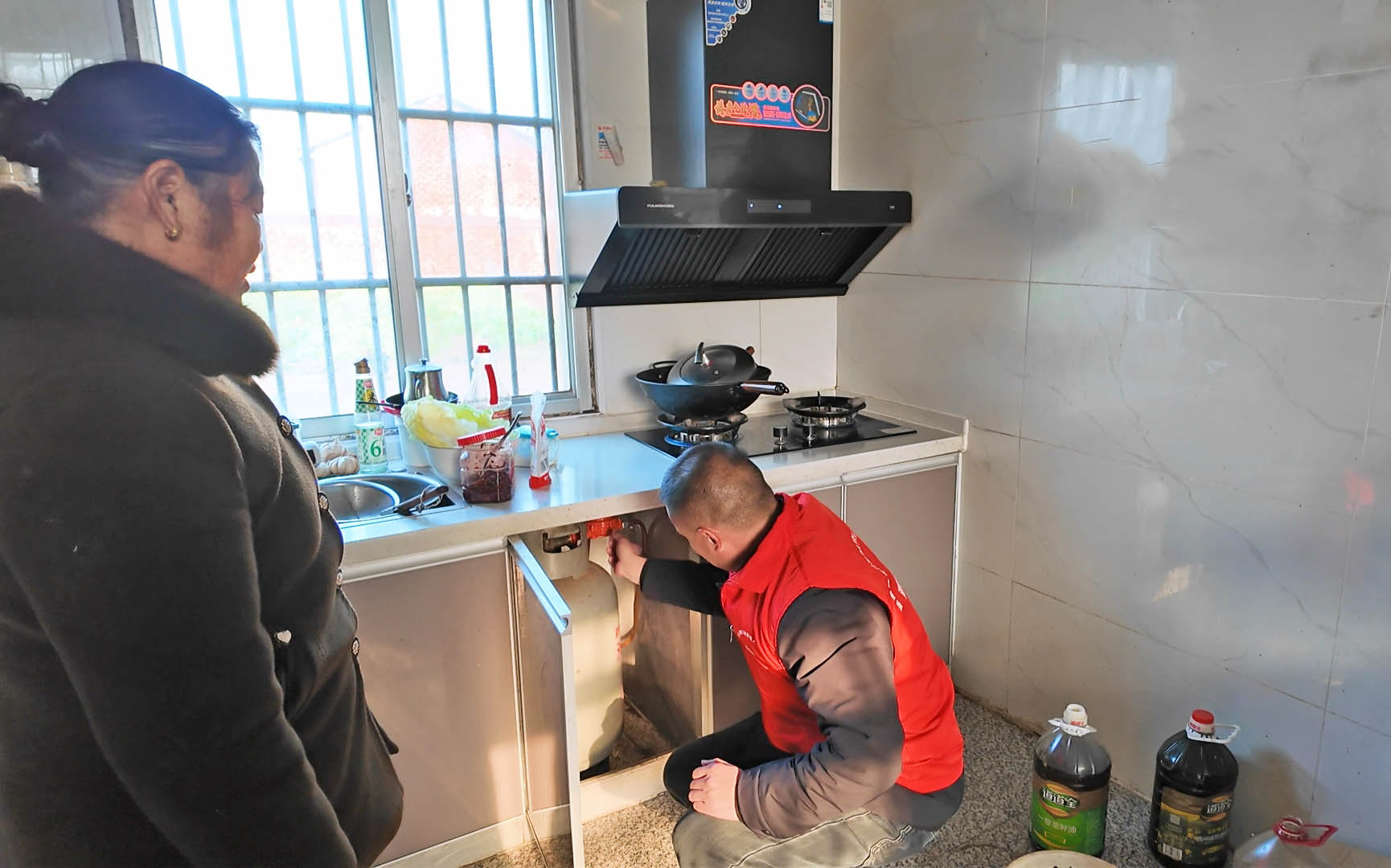 0123 江南镇鸭栏村:入户排查除隐患 安全宣讲护平安1.jpg 0123 江南镇鸭栏村:入户排查除隐患 安全宣讲护平安1.jpg