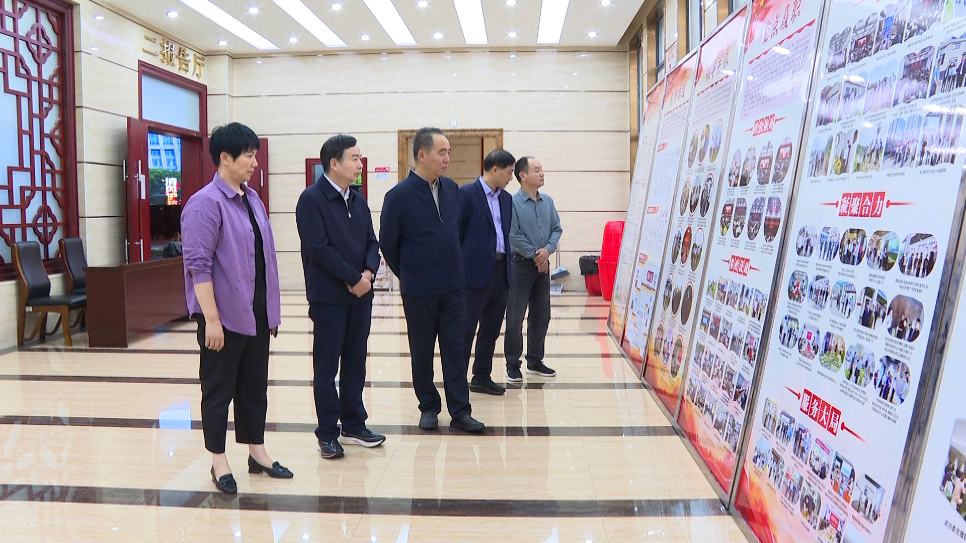 1019彭海云带队督导政协委员驻地及会场准备工作.jpg 1019彭海云带队督导政协委员驻地及会场准备工作.jpg