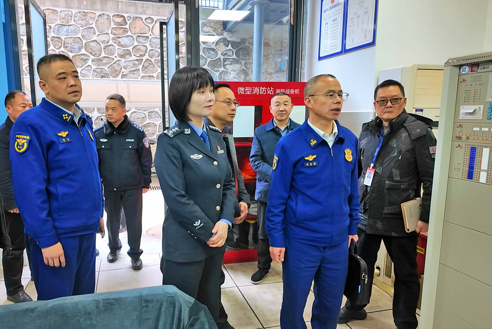 0214 市领导督导检查重点场所消防安全工作(李琳娜).jpg 0214 市领导督导检查重点场所消防安全工作(李琳娜).jpg