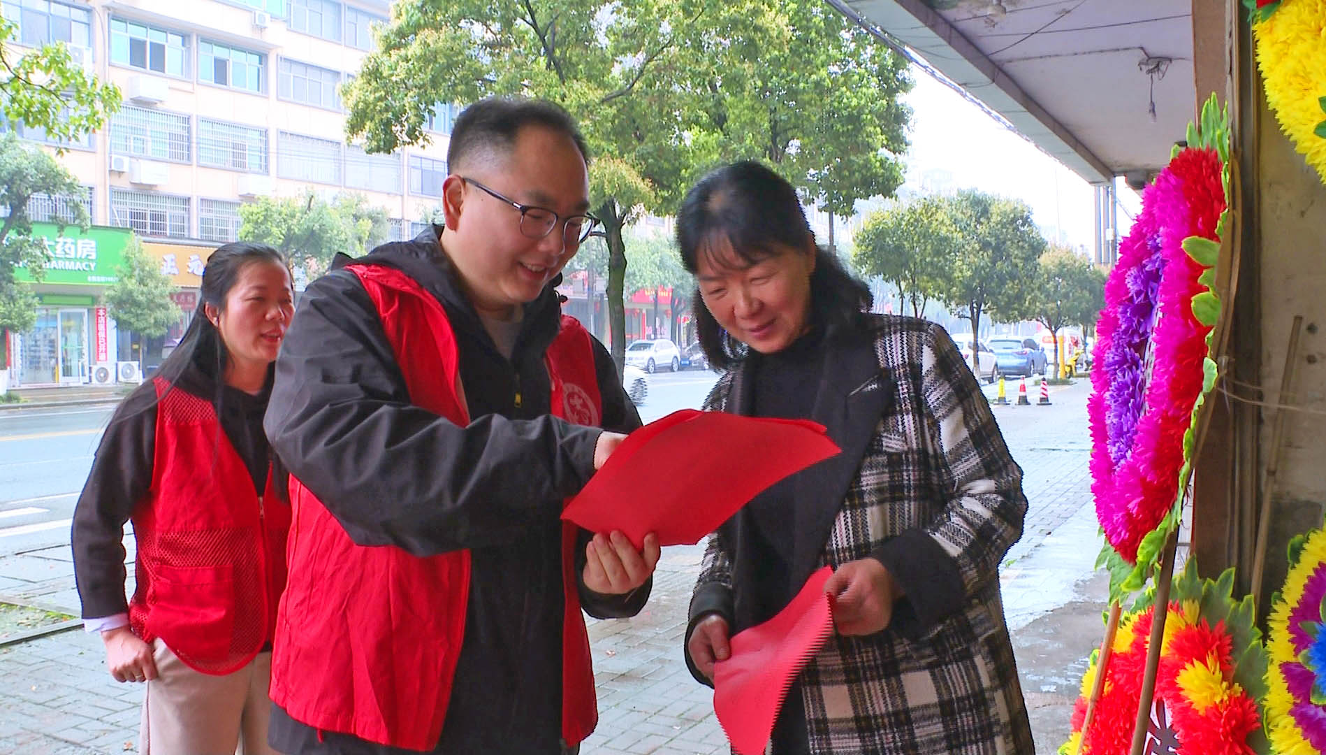 0326 云湖街道南华社区：文明祭扫传新风 绿色引领护平安.jpg