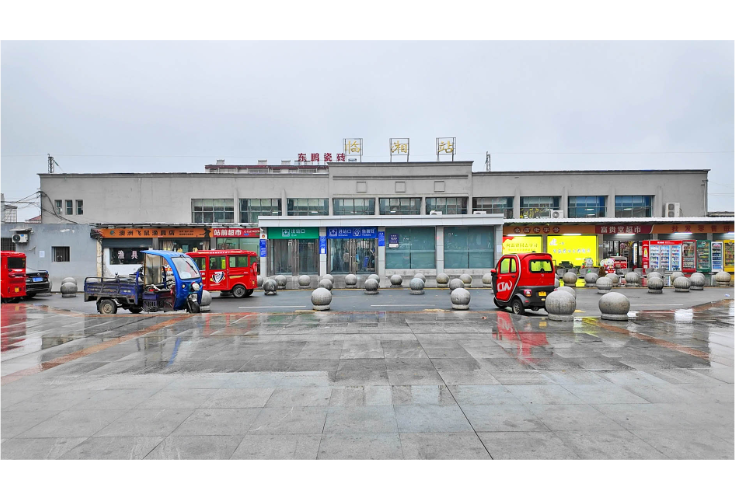 清明将至 临湘火车站加开武昌至长沙临客列车