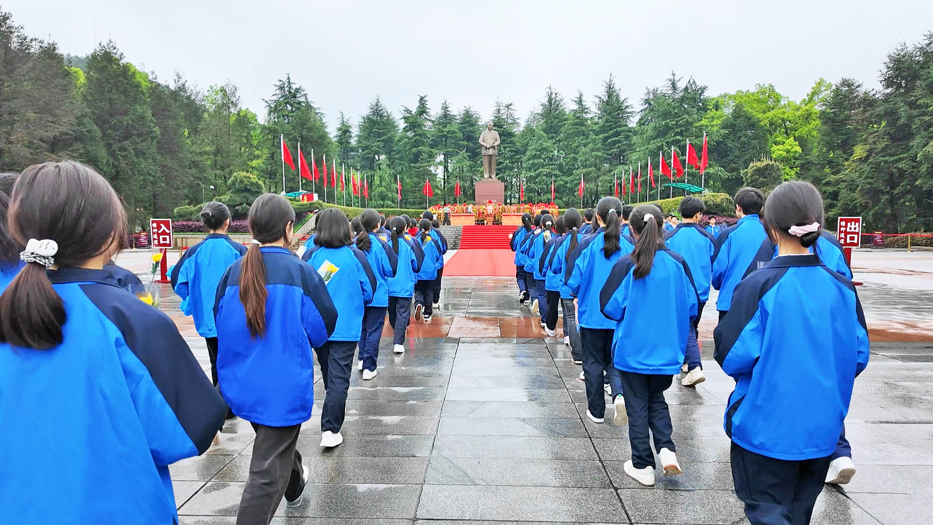 0420市第二中学：两千师生韶山行 红色研学铸初心6.jpg