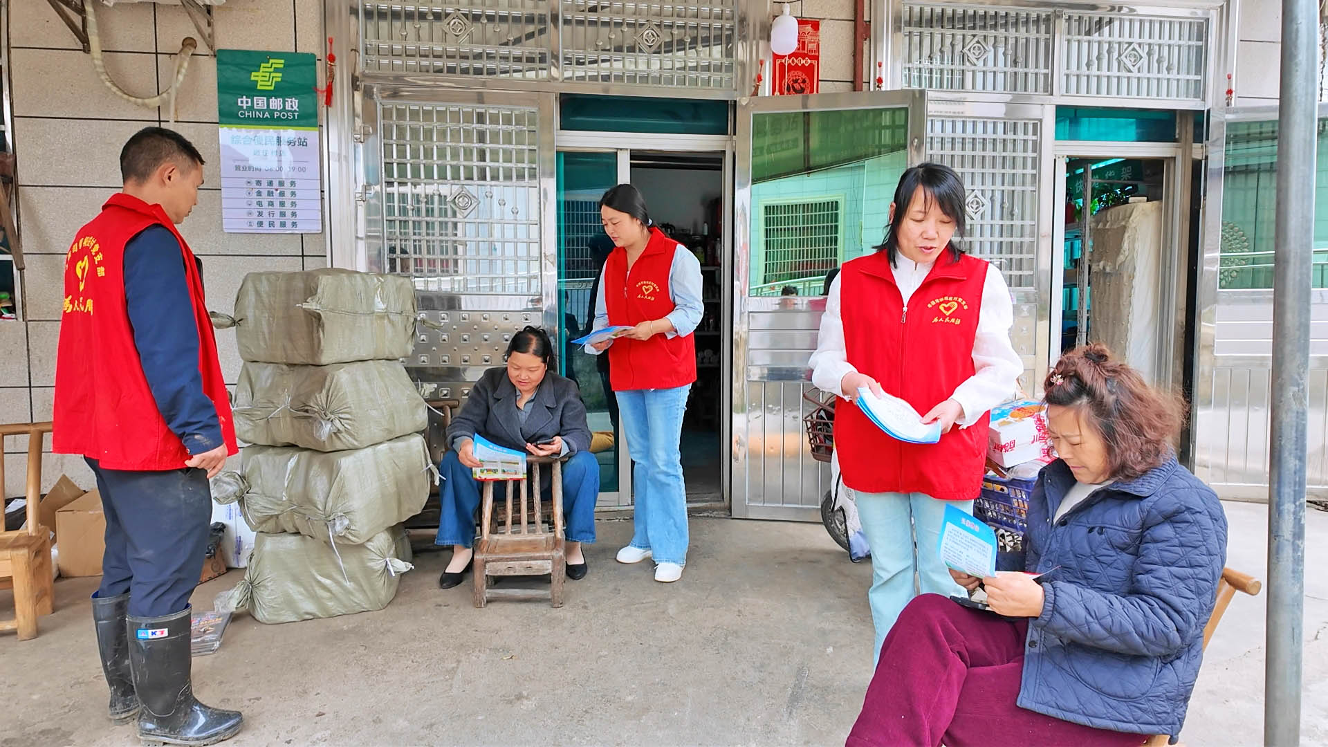 0422 羊楼司镇柘庄村：护林防火“不打烊” 筑牢春季“防火墙”1.jpg