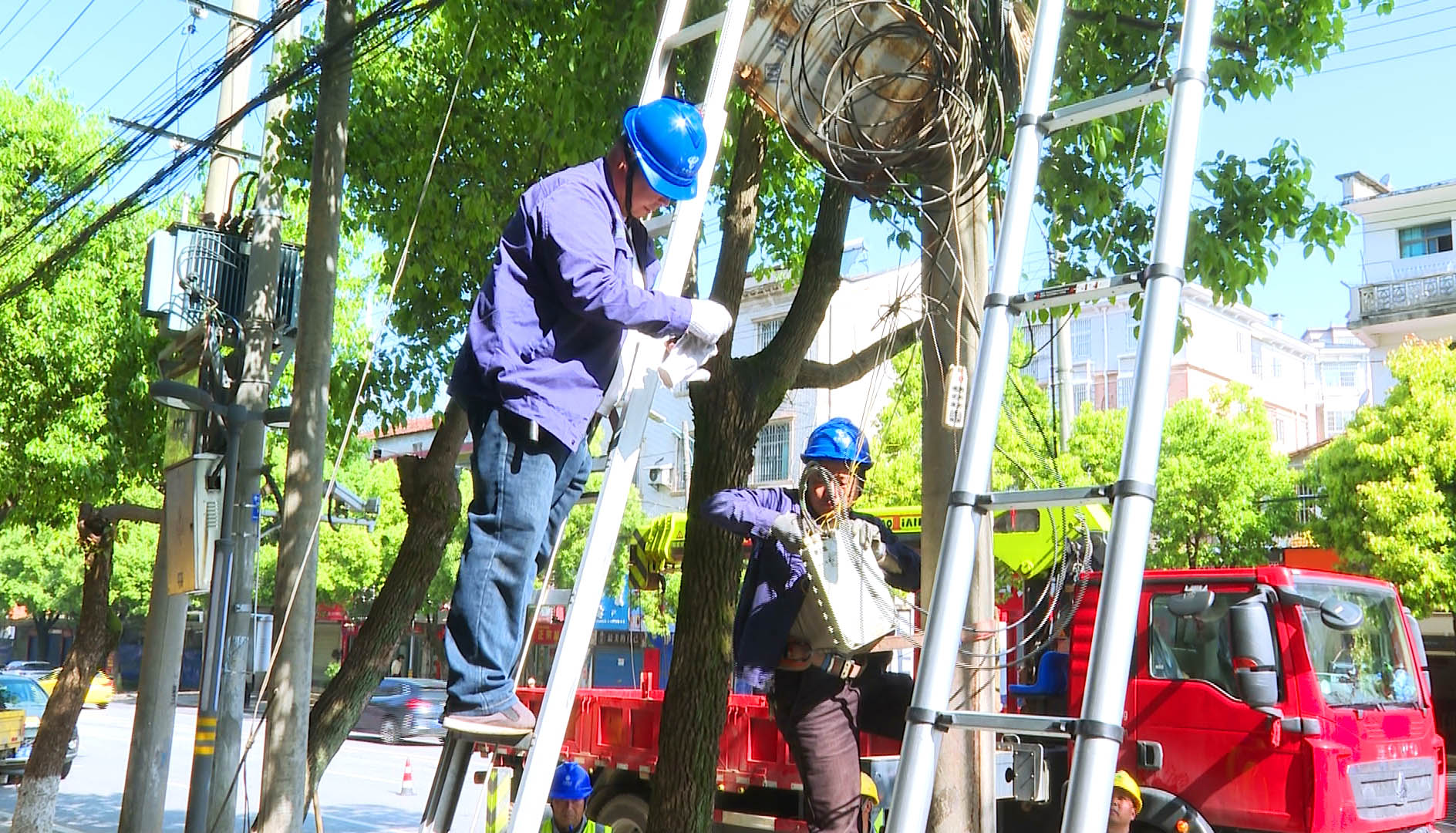 0428市科工局：以“绣花”功夫 织就城市“无线”美好3.jpg