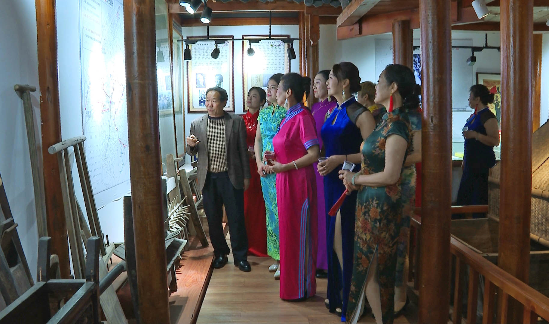 0428临湘砖茶博物馆：古茶藏雅韵 旗袍展芳华2.jpg